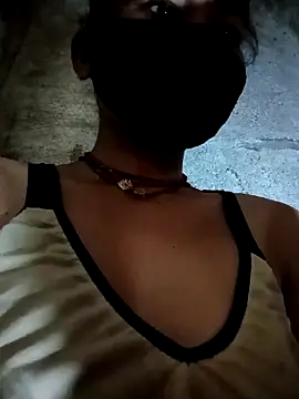 Sunali Bendre online show from 04/03/26, 04:21