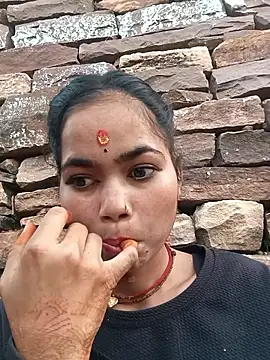 Sunali Bendre online show from 04/14/26, 12:38