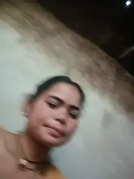 Snapshot of Sunali_Bendre chatting on 05/15/26, 02:07 Sunali Bendre online show from 05/15/26, 02:07