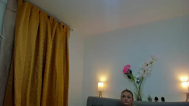 Snapshot of roxana_sinsx chatting on 02/07/26, 12:25 roxana sinsx online show from 02/07/26, 12:25