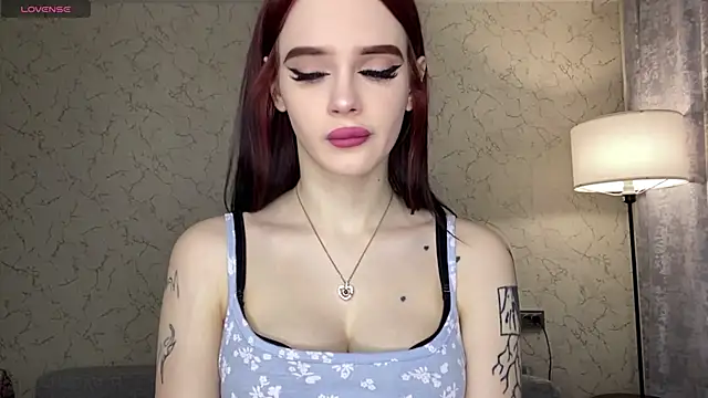 Snapshot of IeshaOsorio chatting on 02/25/26, 06:12 IeshaOsorio online show from 02/25/26, 06:12