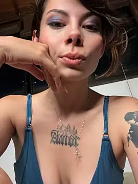 Isalove99 online show from 04/12/26, 11:43