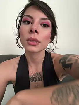 Isalove99 online show from 04/15/26, 07:10