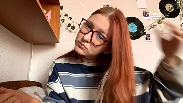 Snapshot of LaureenVielma chatting on 02/16/26, 07:37 LaureenVielma online show from 02/16/26, 07:37