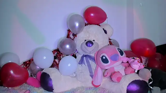 Snapshot of Kylievoos chatting on 02/19/26, 01:23 Kylievoos online show from 02/19/26, 01:23