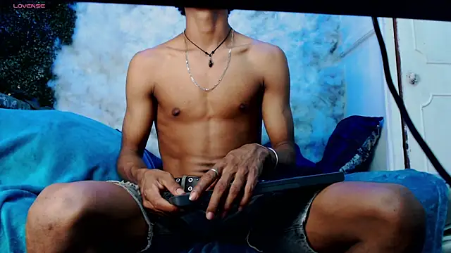 Snapshot of Walkers05 chatting on 03/01/26, 02:24 Walkers05 online show from 03/01/26, 02:24