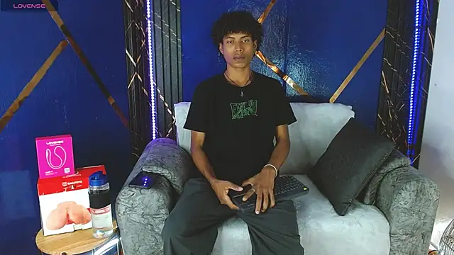Walkers05 online show from 05/08/26, 05:51