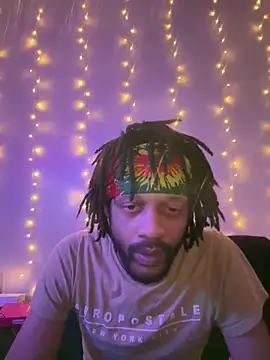 Snapshot of magic_man1085 chatting on 02/10/26, 06:28 magic man1085 online show from 02/10/26, 06:28