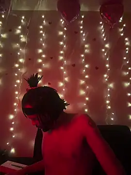 Snapshot of magic_man1085 chatting on 02/13/26, 06:20 magic man1085 online show from 02/13/26, 06:20