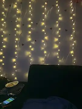 Snapshot of magic_man1085 chatting on 02/15/26, 09:33 magic man1085 online show from 02/15/26, 09:33