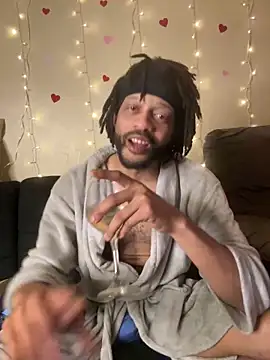 Snapshot of magic_man1085 chatting on 02/22/26, 04:02 magic man1085 online show from 02/22/26, 04:02