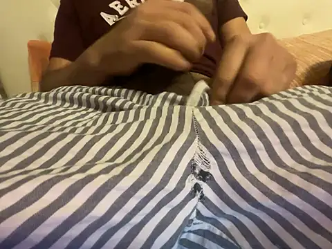 latinocalientehot online show from 02/04/26, 09:53