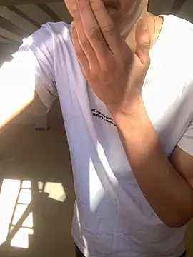 Snapshot of Spoo69 chatting on 04/05/26, 03:42 Spoo69 online show from 04/05/26, 03:42