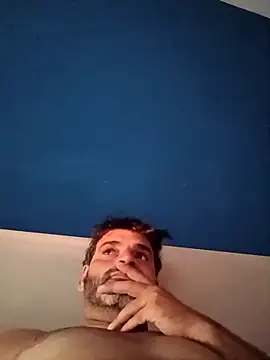 Snapshot of leo85rf chatting on 02/15/26, 10:50 leo85rf online show from 02/15/26, 10:50