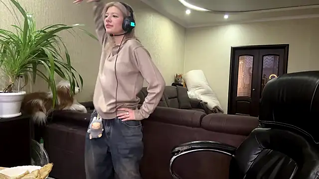 Snapshot of LadyFoxLove chatting on 02/02/26, 10:58 LadyFoxLove online show from 02/02/26, 10:58