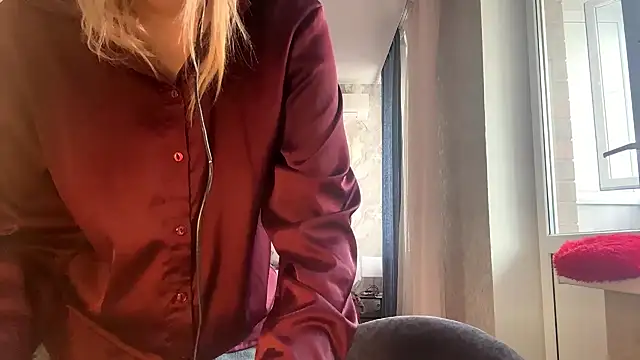 Snapshot of LadyFoxLove chatting on 02/20/26, 11:43 LadyFoxLove online show from 02/20/26, 11:43