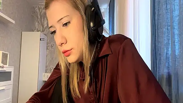 Snapshot of LadyFoxLove chatting on 02/26/26, 11:31 LadyFoxLove online show from 02/26/26, 11:31