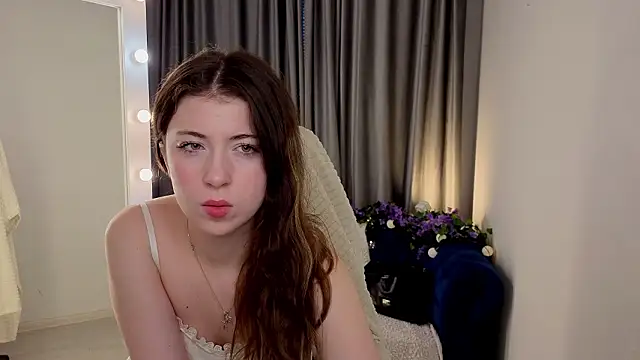 LunarDreamm online show from 02/15/26, 02:03