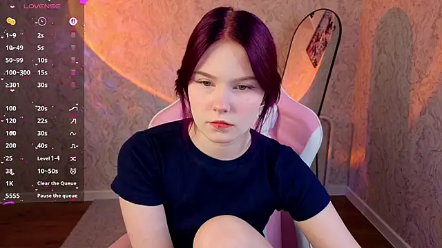 Julia Anis online show from 04/11/26, 01:10