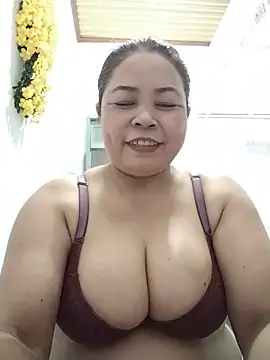 Snapshot of Baby-bigtits2026 chatting on 05/18/26, 10:21 Baby-bigtits2026 online show from 05/18/26, 10:21