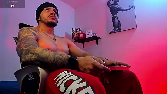 LiamReigns  online show from 03/18/26, 08:34