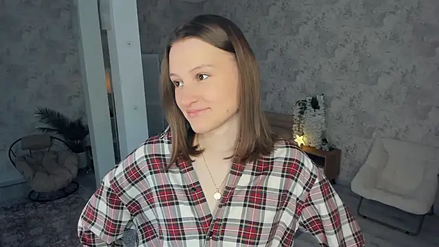 Snapshot of LianneBynon chatting on 02/21/26, 08:26 LianneBynon online show from 02/21/26, 08:26