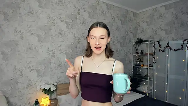LianneBynon online show from 05/03/26, 08:20