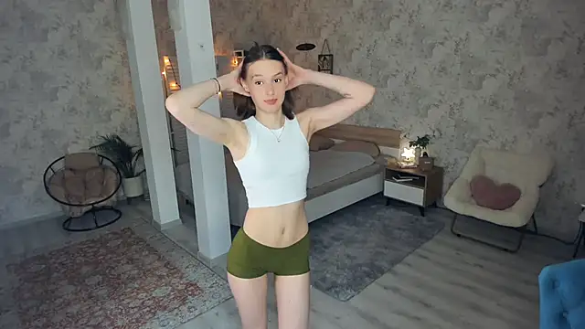 LianneBynon online show from 06/04/26, 08:31