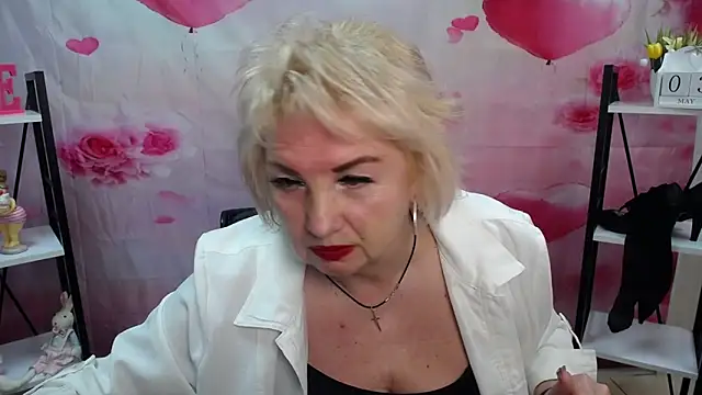 Snapshot of RenataDaster chatting on 05/05/26, 10:56 RenataDaster online show from 05/05/26, 10:56