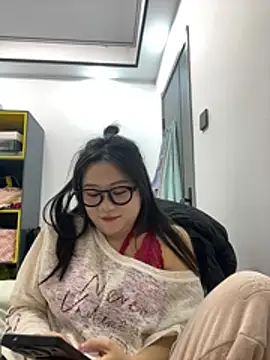 Snapshot of queban3 chatting on 02/05/26, 02:43 queban3 online show from 02/05/26, 02:43