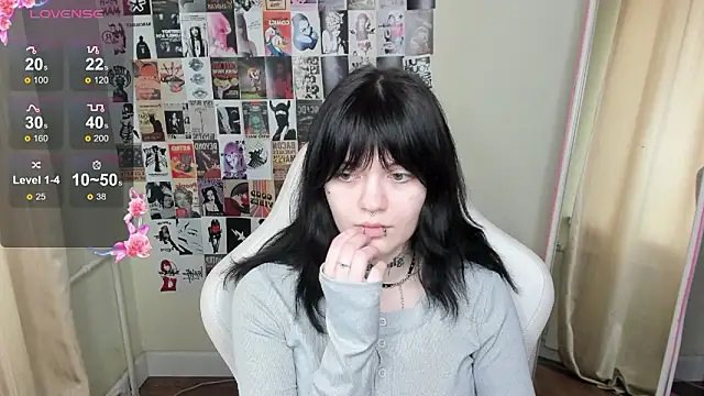 Snapshot of Emma_Darkkk chatting on 02/17/26, 05:48 Emma Darkkk online show from 02/17/26, 05:48