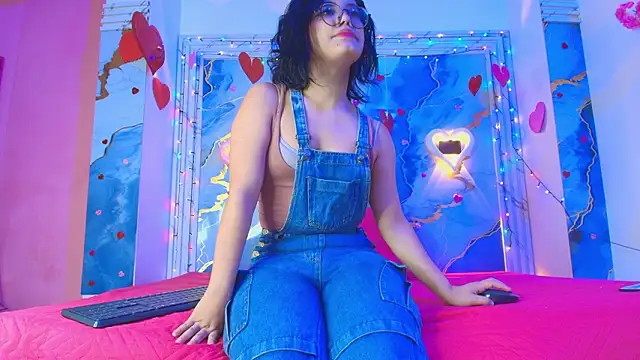 Snapshot of Eleanor_rigby5 chatting on 02/28/26, 03:07 Eleanor rigby5 online show from 02/28/26, 03:07