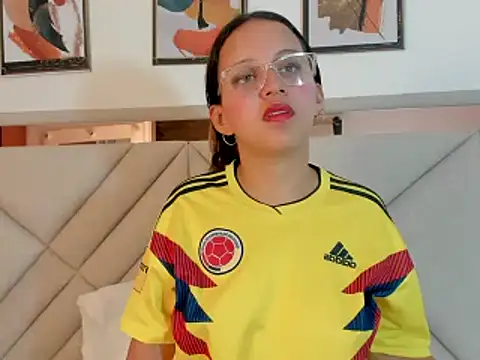 Snapshot of AmberQueen1 chatting on 02/07/26, 12:20 AmberQueen1 online show from 02/07/26, 12:20