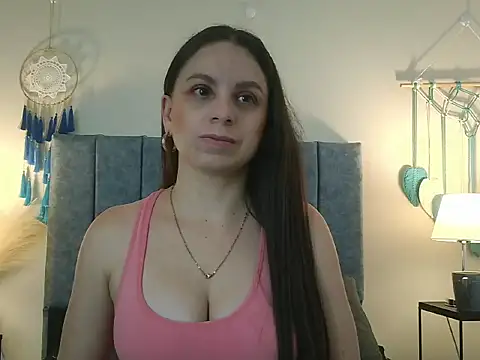 Snapshot of NatalyGuzman26 chatting on 02/26/26, 10:58 NatalyGuzman26 online show from 02/26/26, 10:58