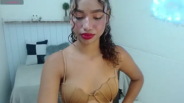 Mona Mistic online show from 04/10/26, 02:17