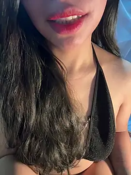 Snapshot of QuynhAnh_2k1 chatting on 02/23/26, 09:28 QuynhAnh 2k1 online show from 02/23/26, 09:28