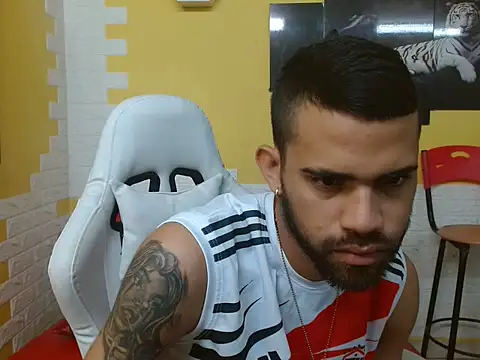 Snapshot of chacorta_ chatting on 04/10/26, 01:05 chacorta online show from 04/10/26, 01:05