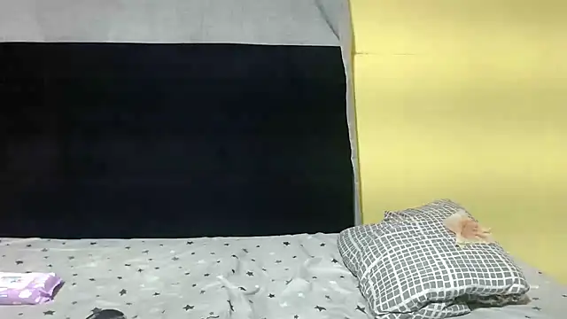 Snapshot of JinglynJuicy22 chatting on 02/26/26, 08:19 JinglynJuicy22 online show from 02/26/26, 08:19