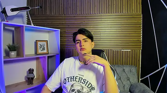 noahWolff  online show from 02/26/26, 05:39