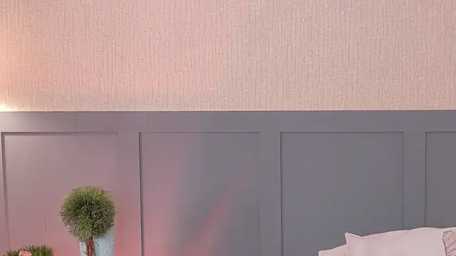 Snapshot of Annia-Greco chatting on 02/19/26, 02:57 Annia-Greco online show from 02/19/26, 02:57