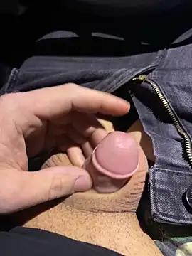 Snapshot of Lennart1869 chatting on 02/18/26, 06:37 Lennart1869 online show from 02/18/26, 06:37