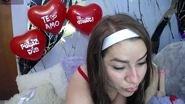 Snapshot of Alison-mar chatting on 02/14/26, 07:54 Alison-mar online show from 02/14/26, 07:54