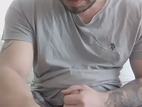 Snapshot of hessds34 chatting on 02/11/26, 11:48 hessds34 online show from 02/11/26, 11:48