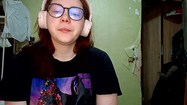 Snapshot of VannessaDillenbeck chatting on 02/27/26, 06:24 VannessaDillenbeck online show from 02/27/26, 06:24