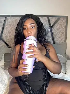 Denise wolfe21 online show from 02/05/26, 07:40