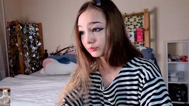 HoneyComfy online show from 04/23/26, 02:19