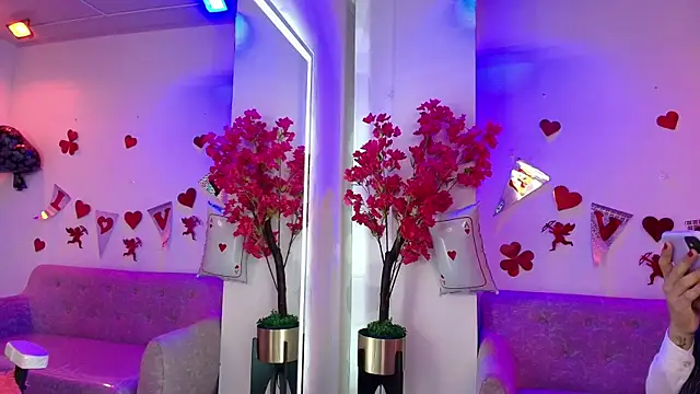 Snapshot of Maddie_T18 chatting on 02/12/26, 11:49 Maddie T18 online show from 02/12/26, 11:49