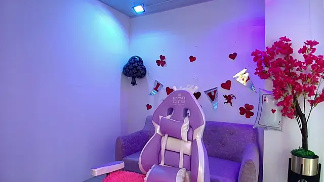 Snapshot of Maddie_T18 chatting on 02/13/26, 11:17 Maddie T18 online show from 02/13/26, 11:17