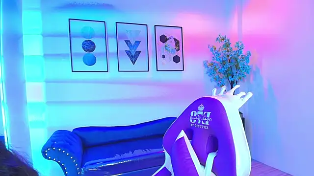 Maddie T18 online show from 03/26/26, 11:27