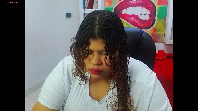 Snapshot of Cloe_r chatting on 02/04/26, 10:36 Cloe r online show from 02/04/26, 10:36